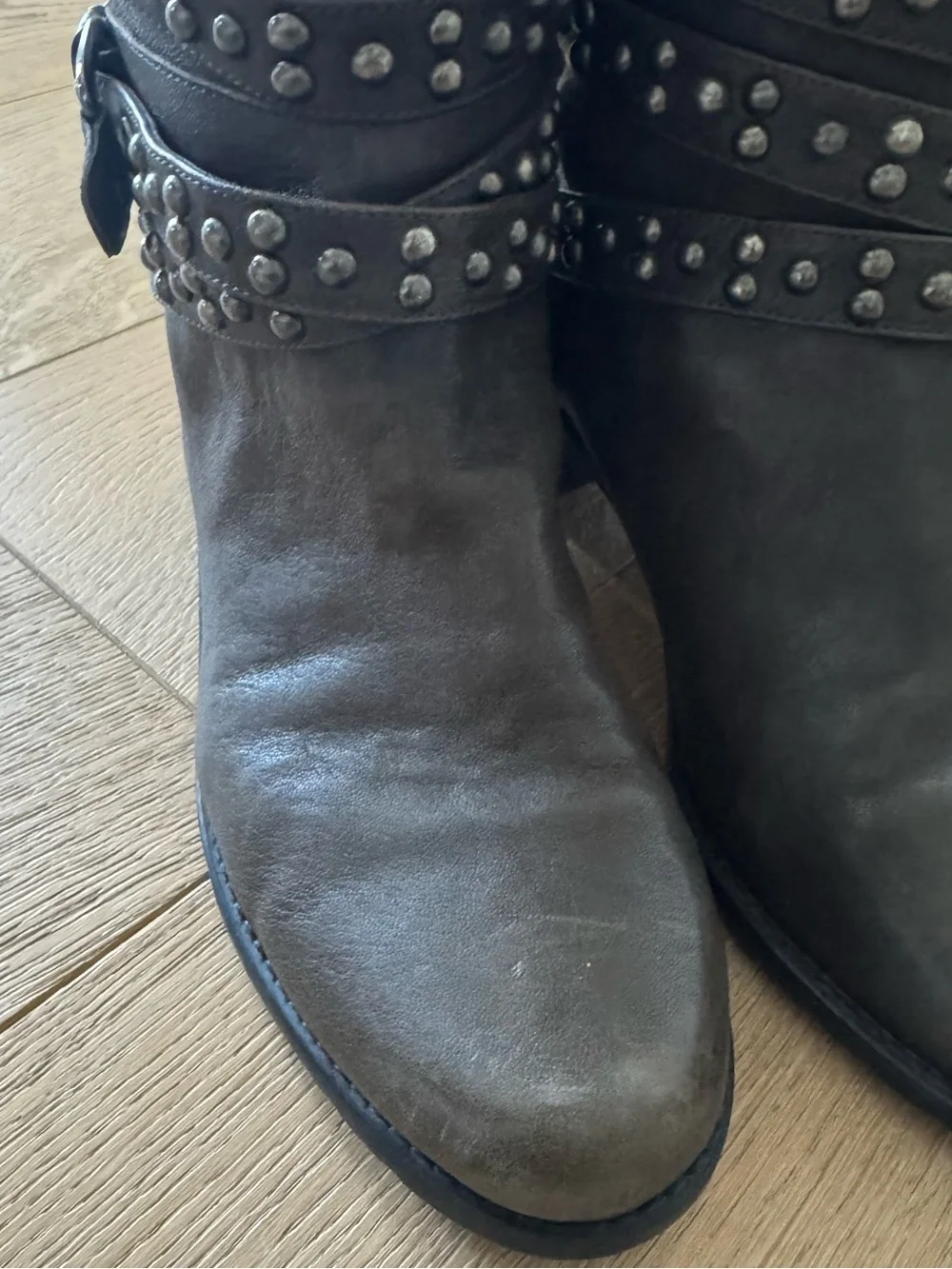 STUART WEITZMAN Yeeha Knee High Boot Leather Studded Accents Boots Size 7.5